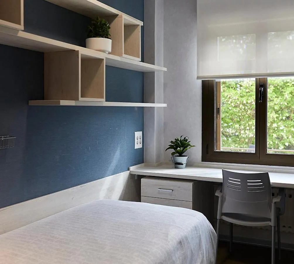 Hostel Albergue Residencia Larraona Pamplona